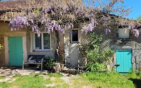 Petite Ferme En Pierre Restauree Pres De Perigueux